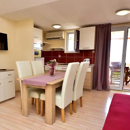 Apartman Melandura-9 By Interhome