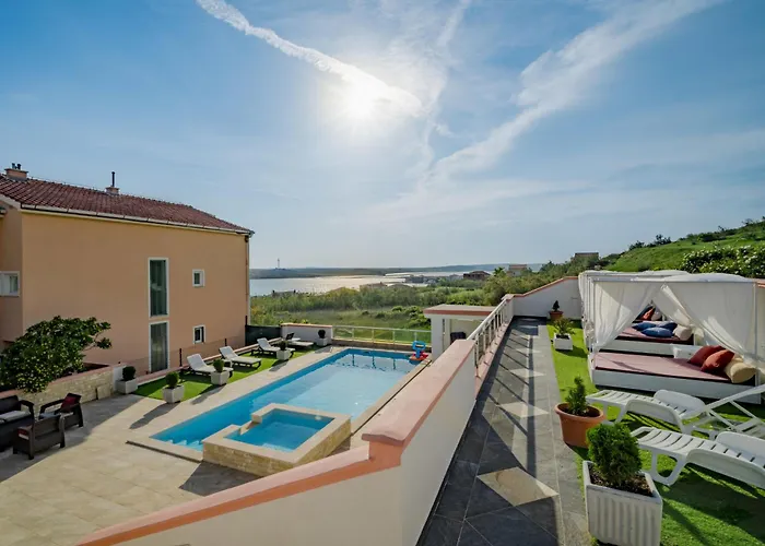 Melandura-9 By Interhome * Dinjiška
