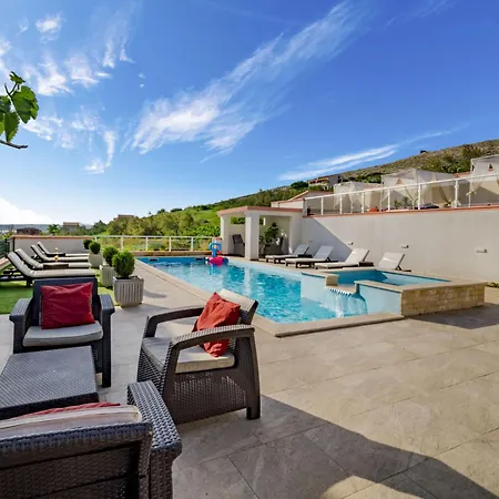 Apartamento Melandura-9 By Interhome Dinjiška