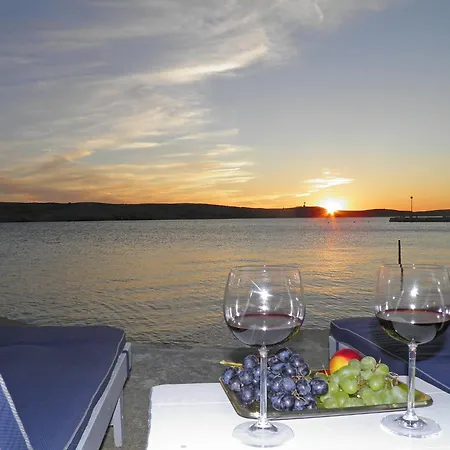 Melandura-9 By Interhome