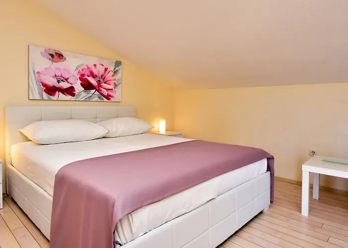 Melandura-9 By Interhome *