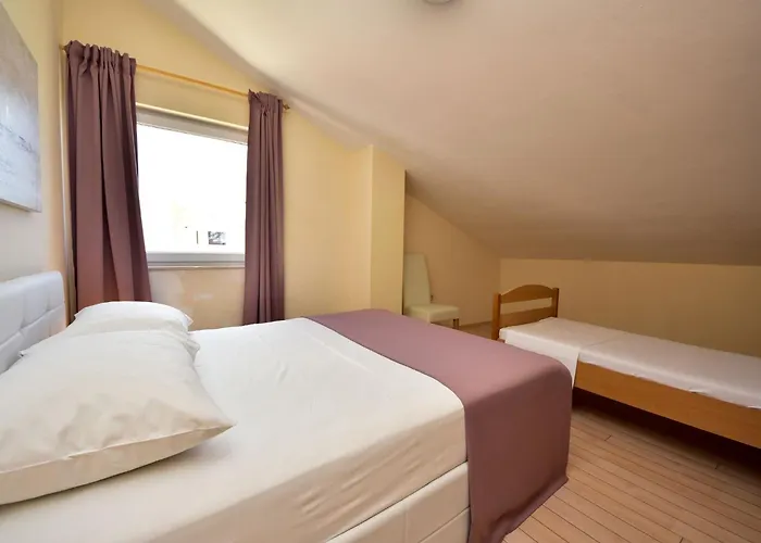 Melandura-9 By Interhome