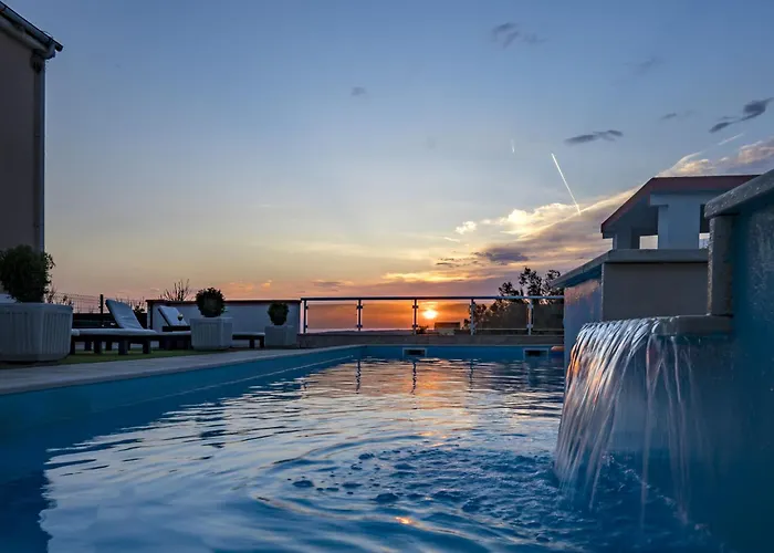 Melandura-9 By Interhome *