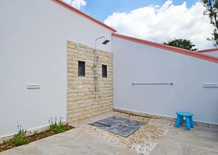 Melandura-9 By Interhome *