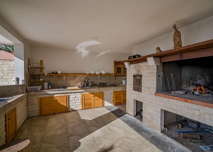 Melandura-9 By Interhome דירה Dinjiška